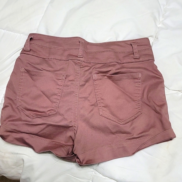 Shorts Size 5 - Picture 2 of 3